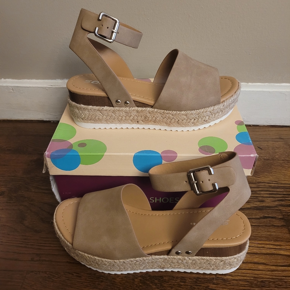 Brand new Soda Sandals